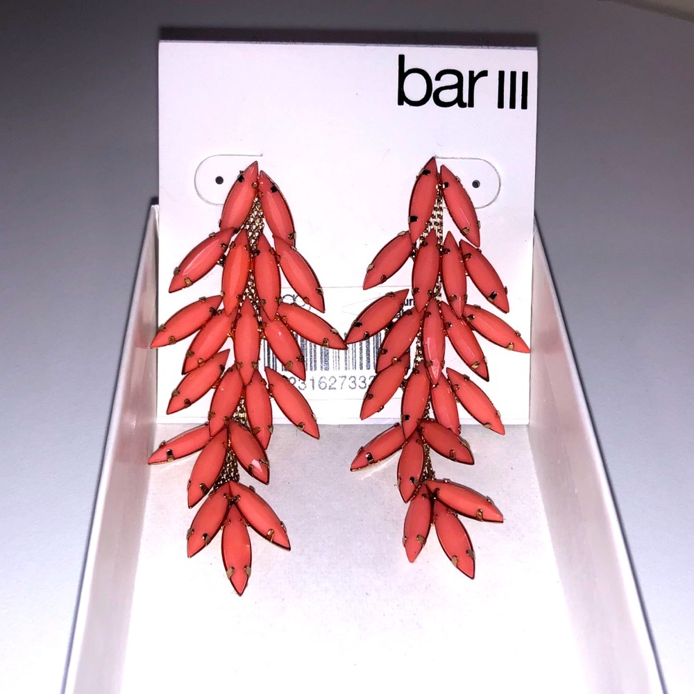 NWT 🔥 coral Bar III dangle earrings, gold accent